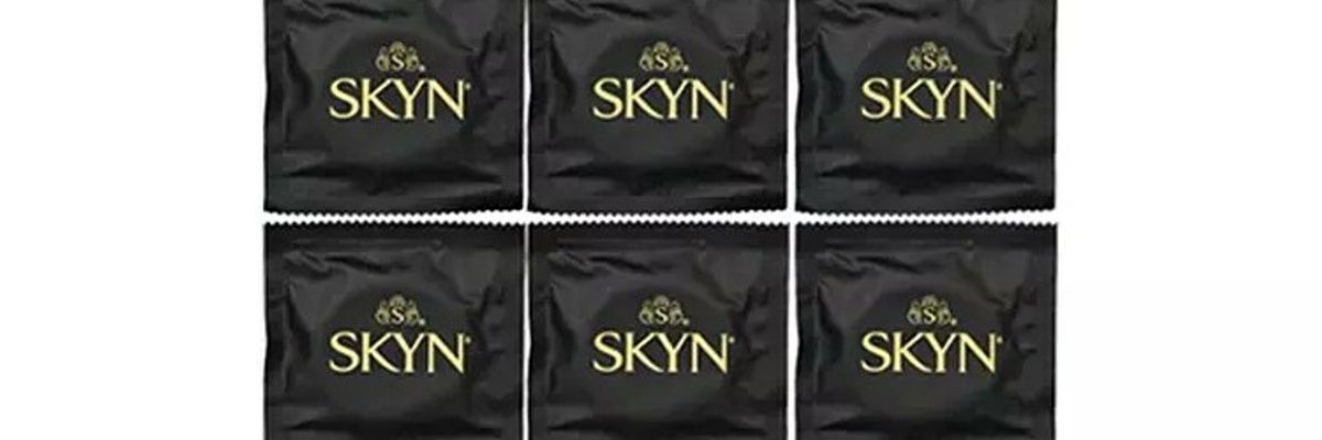 Лінійка презервативів SKYN фото